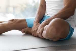 چرا زانوت یکهو قفل می‌کنه؟